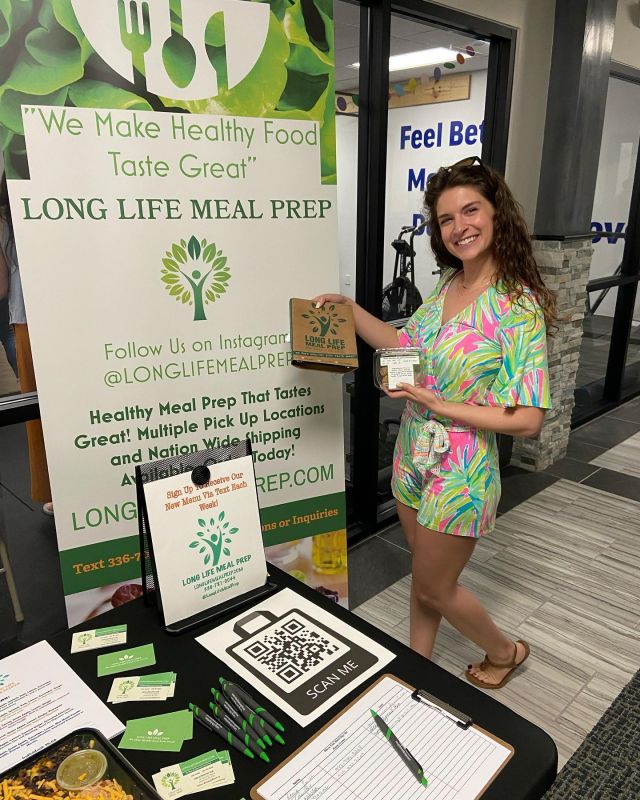 Awesome sampling going on by  @brittleanne415 at @wellbalancednutritionnc  in Durham North Carolina. Lucy, Bella, and Kristen know the meaning of proper nutrition. Be sure to contact them so you can have a better understanding of how to meal plan and what is best for your body.